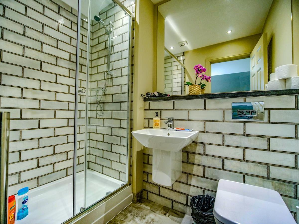 Spacesavers At Figtree Lane Apartment