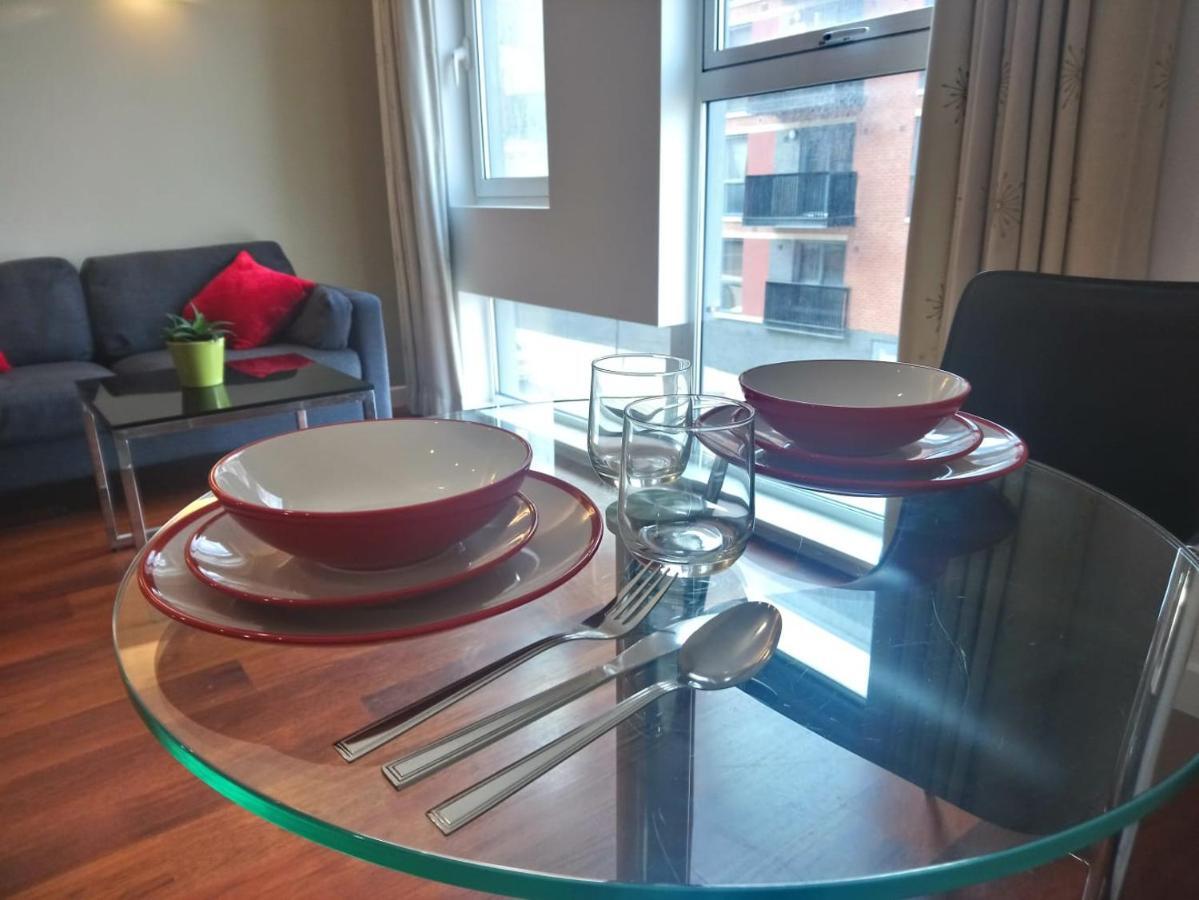 1 Bedroom Flat In Centre-sleeps 4 *