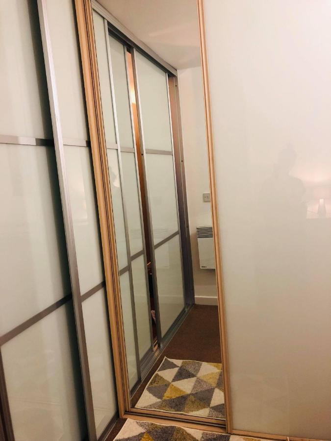 1 Bedroom Flat In Centre-sleeps 4 Apartment *