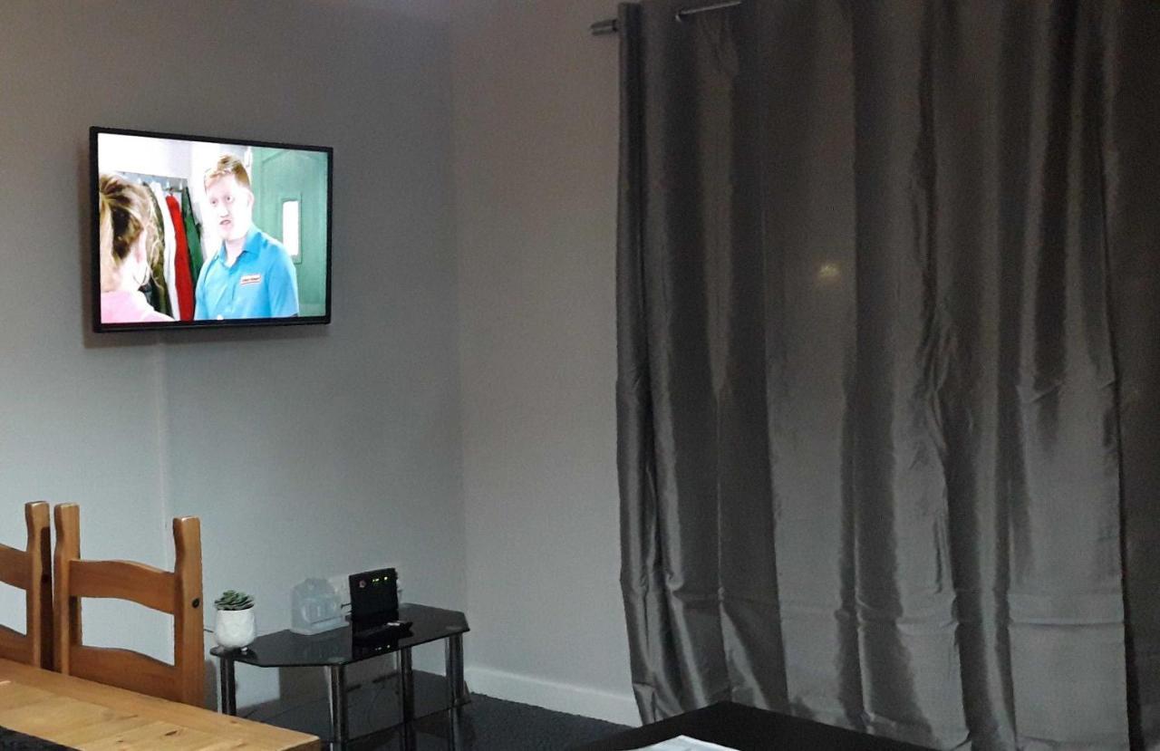 Lark - Sleeps 6, Secure Parking! Perfect For Centre Working Or Leisure In Trendy Kelham Island, Apartment