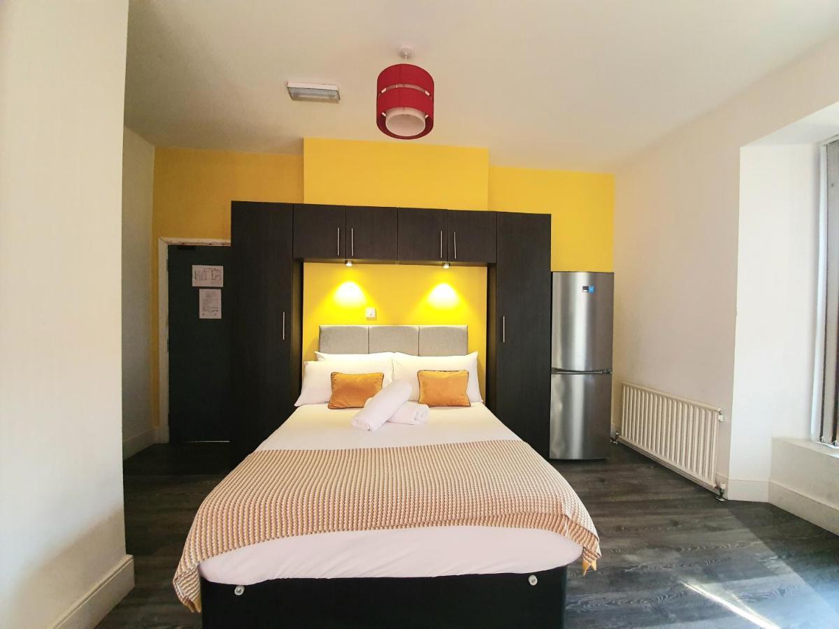 Oyo Butlers Hotel