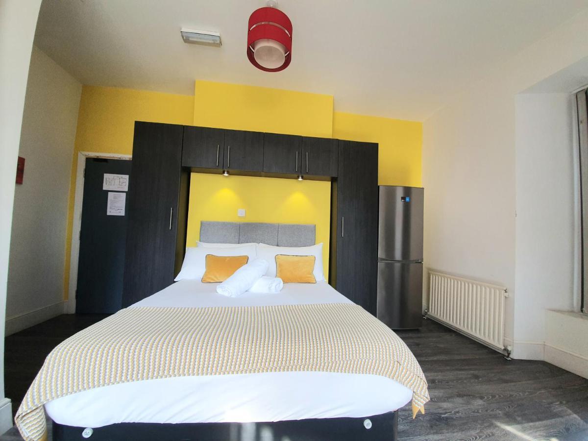 Hotel Oyo Butlers 2*