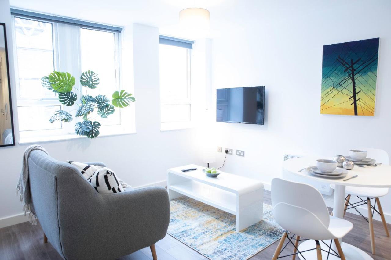Bells Court - City Centre, Opulent Living Serviced Apartment