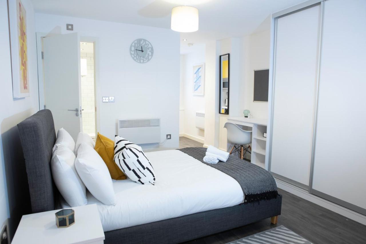 Bells Court - City Centre, Opulent Living Serviced *