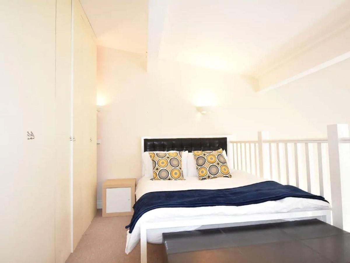 Holiday home Historic In Near Town Centre *