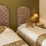 Garrison Hotel