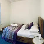 Comfortable 3 Bed Residential Home In Sheffield