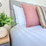 City Centre 2 Bedroomed Apartment - Great Views - Wifi