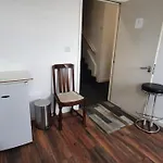 Spacious Bedroom Close To City Centre
