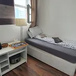Spacious Bedroom Close To City Centre