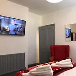 The Skipton Villa - The Red