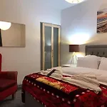 The Skipton Villa - The Red