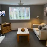 Sheffield Spa View 2 Bed House Free Parking