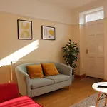 Lovely 3 Beds House 6 Guests King Beds