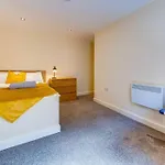 4Br Sheffield City Chic - Denby Street