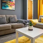 4Br Sheffield City Chic - Denby Street