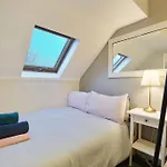 Stradbroke House - 5 Bed Townhouse, Sleeps 11, Great For Group Stays & Workers, Free Parking & Netflix - Hosted By Stay Host Save