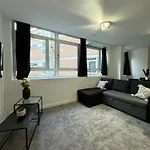 Stylish Central Retreat