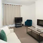 Lovely 2 Bedroom House Sheffield Central Location