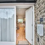 1Br Gem In Great Location