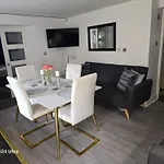 The Cosy Corner 2 Bedroom Flat