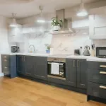 Stunning Quiet Apartment In Historic Building