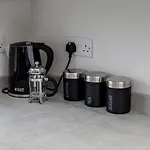 3 Bed Refurbished, Modern House, Wifi, Patio Area