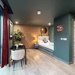 Sheffield City Apartment Oasis