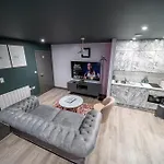 Sheffield City Apartment Oasis