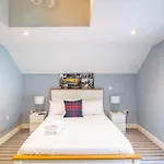 Ebenezer Street Retreat - Spacious 4 Bedroom House