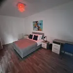 Spacious Luxurious Serviced Accommodation 4