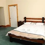 Diplomats Lodge B&B - Guest House