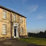 Diplomats Lodge B&B - Guest House