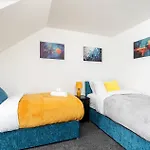 Two-Storey Flat For Contractors And Families