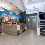 Stylish Studio Living With Stunning City Views In Sheffield\'S Redvers Tower
