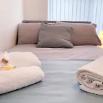 Suite 3 - Quaint Double Room In A Shared House
