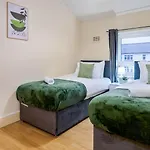 Leanne\'S 3Bed House In Sheffield