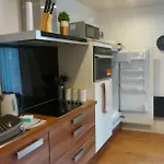 Modern 2-Bed Apartment -12 Min Walk To Centre