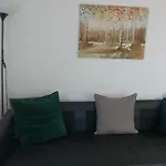Modern 2-Bed Apartment -12 Min Walk To Centre