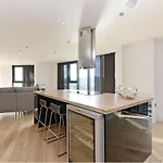 Amazing Penthouse City Centre Apartment