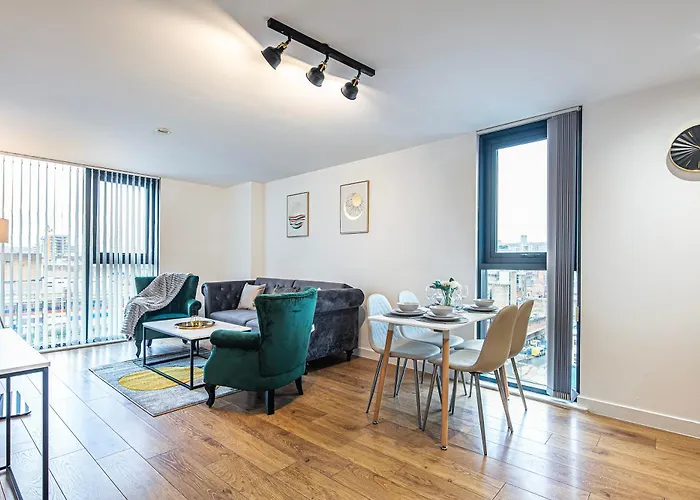 Stylish 2 Bed Apt 104 - City Centre, Free Parking, Coffee Machine & Netflix - Hosted By Stay Host Save