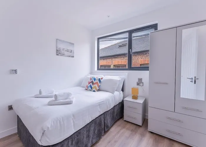 Modern And Bright Studio In Central Sheffield