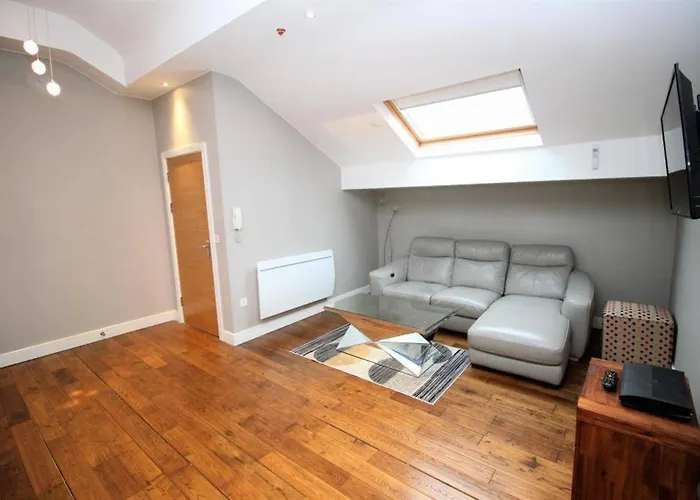 Sheffield City Retreat - Modern Apartment