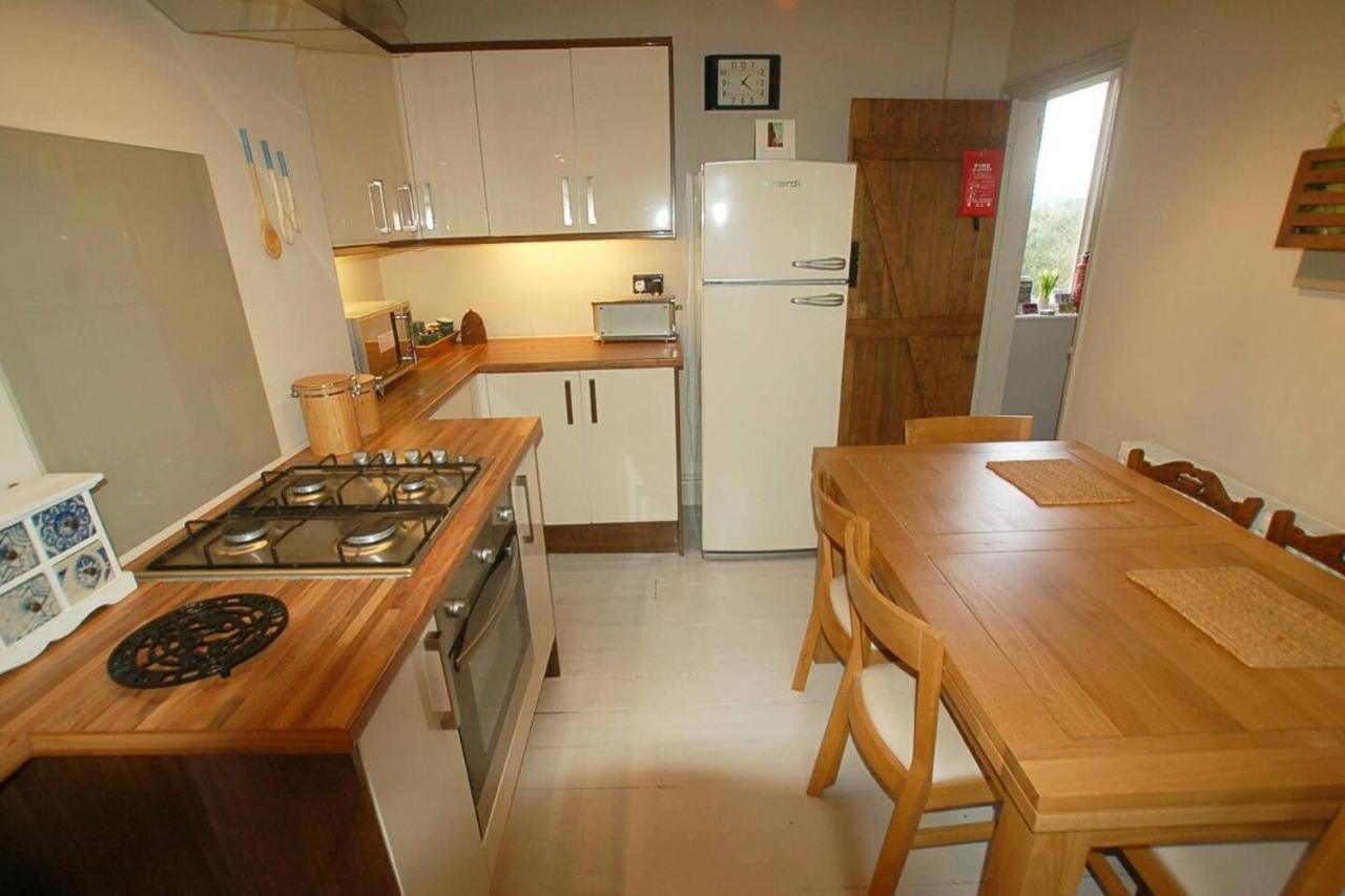 Simons Cottage, Peak District - Sleeps 6 *