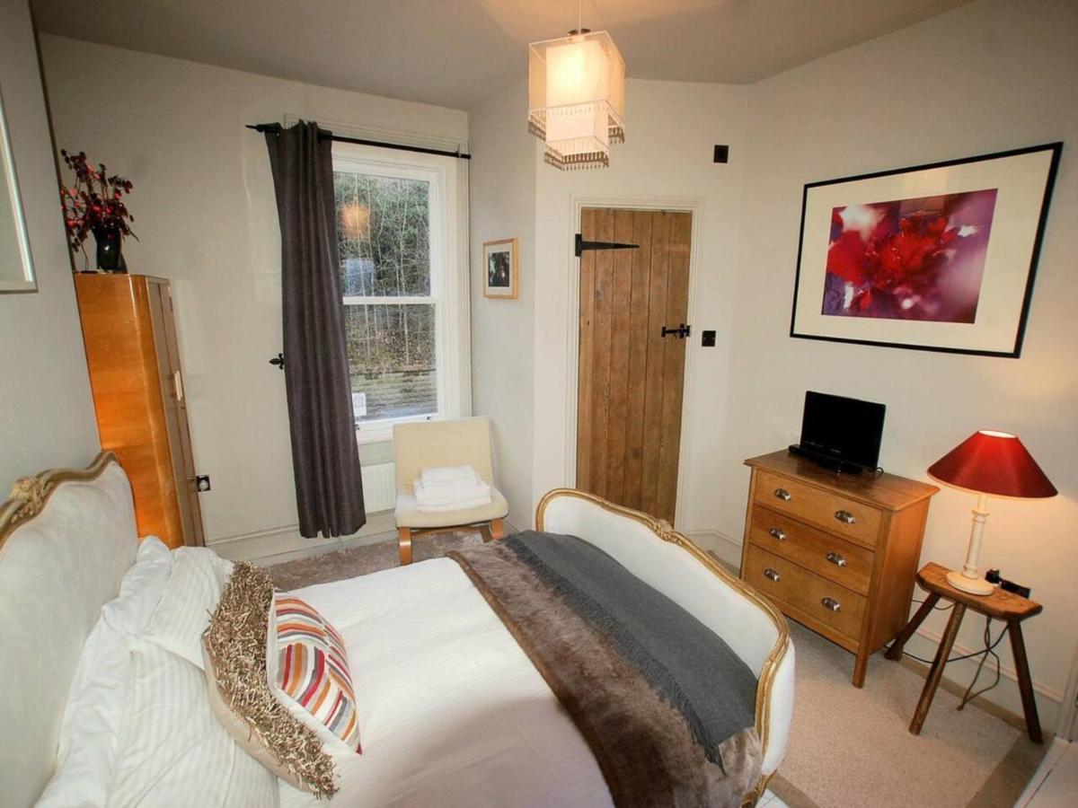 Simons Cottage, Peak District - Sleeps 6 *