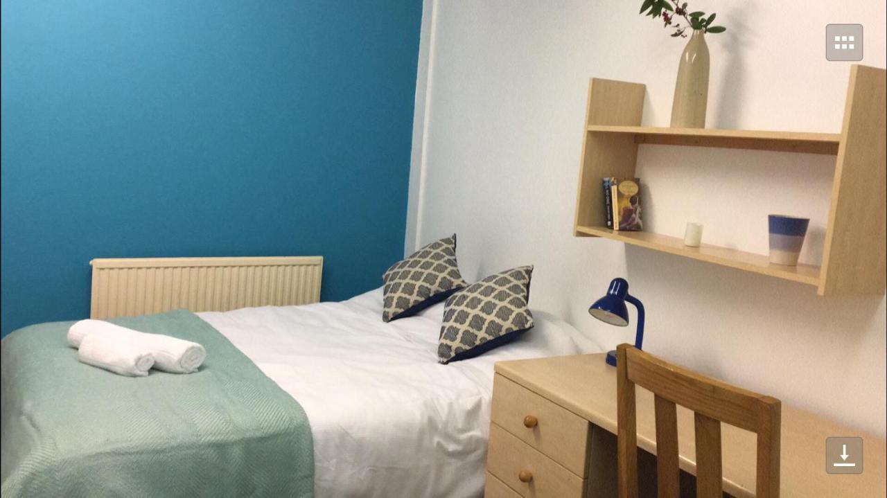 Victoria Building Hostel *