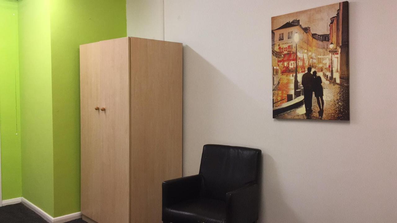 Victoria Building Hostel *