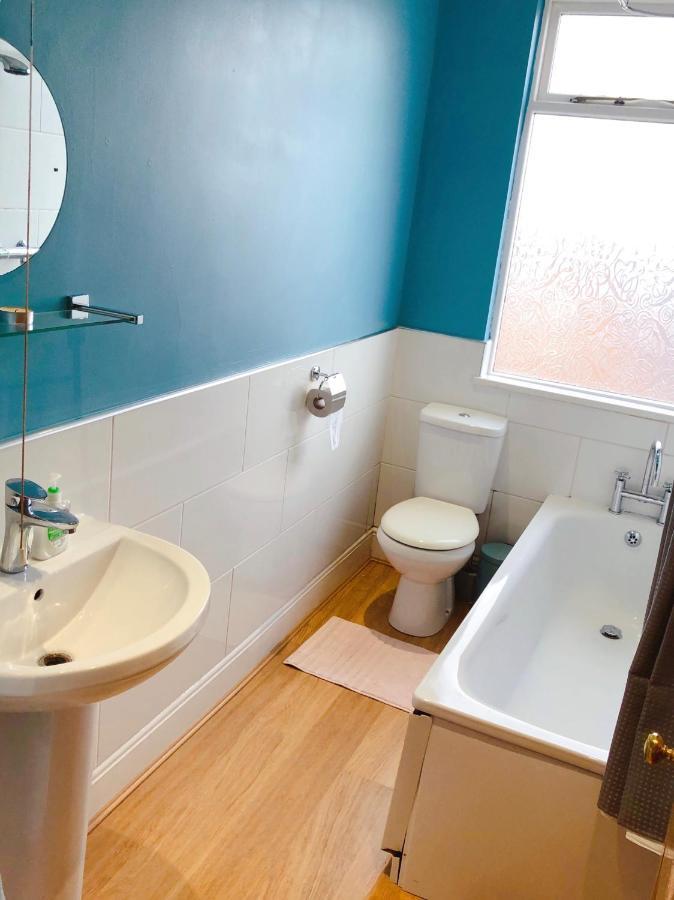 Holiday home Lovely 3 Beds House 6 Guests King Beds Sheffield