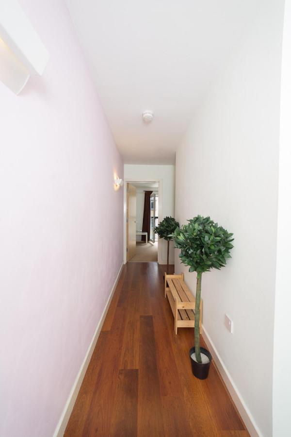 En & Apartments, - Sk *