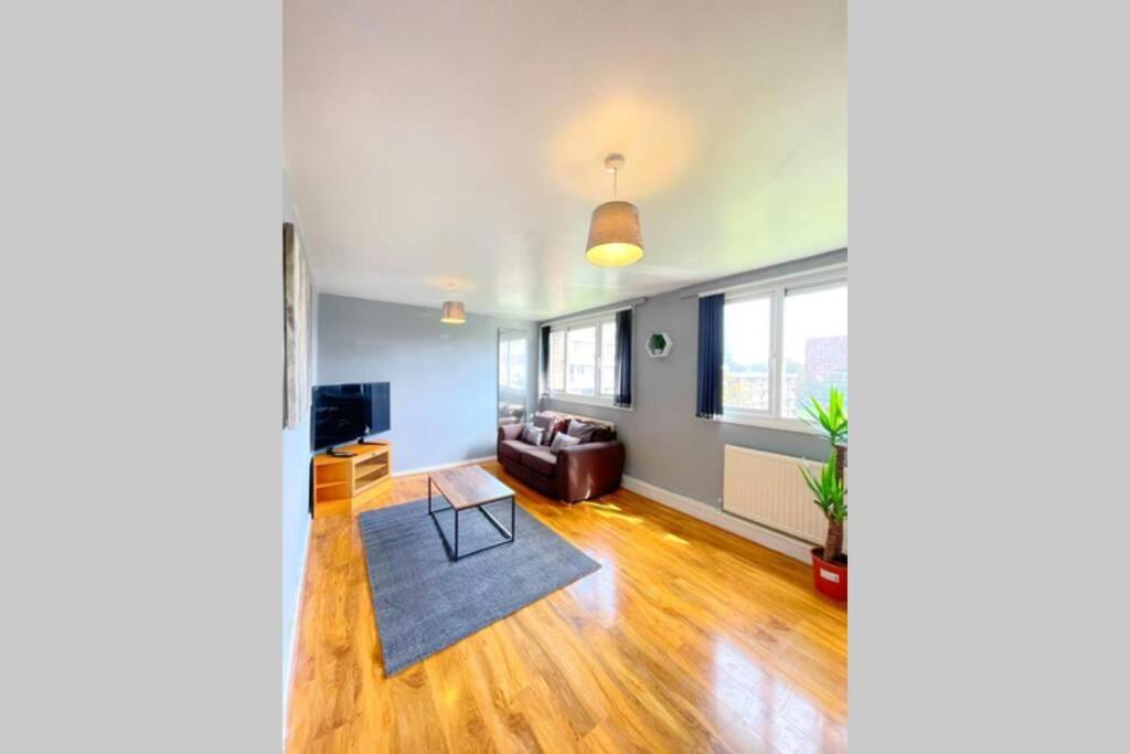 Spacious Three Bed City House - Parking / Netflix Apartment Sheffield